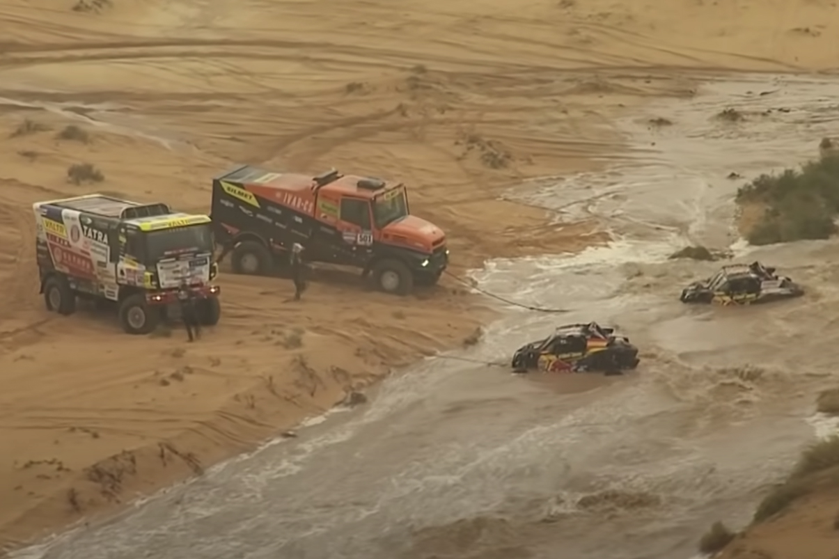 Bad Weather Creates Chaos During Dakar Rally